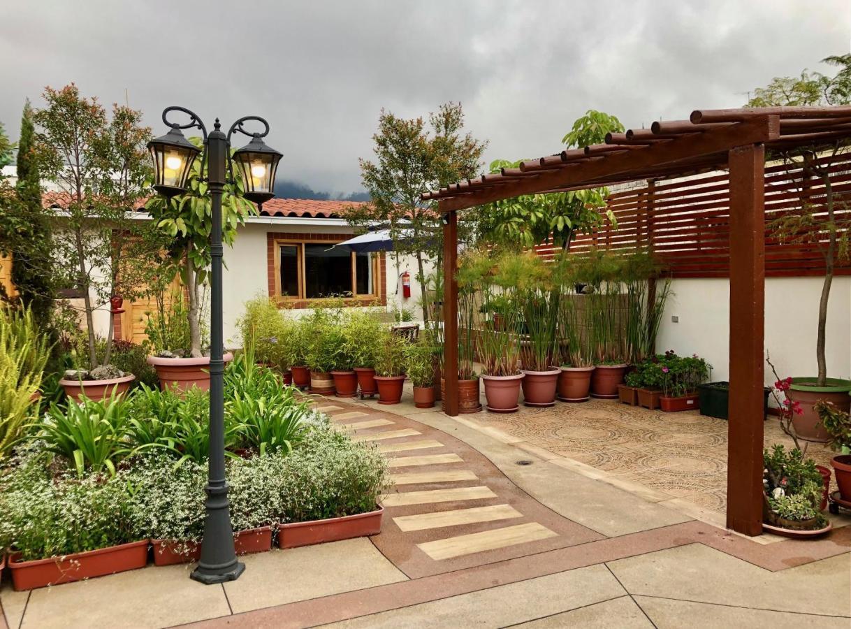 Quito Terrace Hostel ภายนอก รูปภาพ