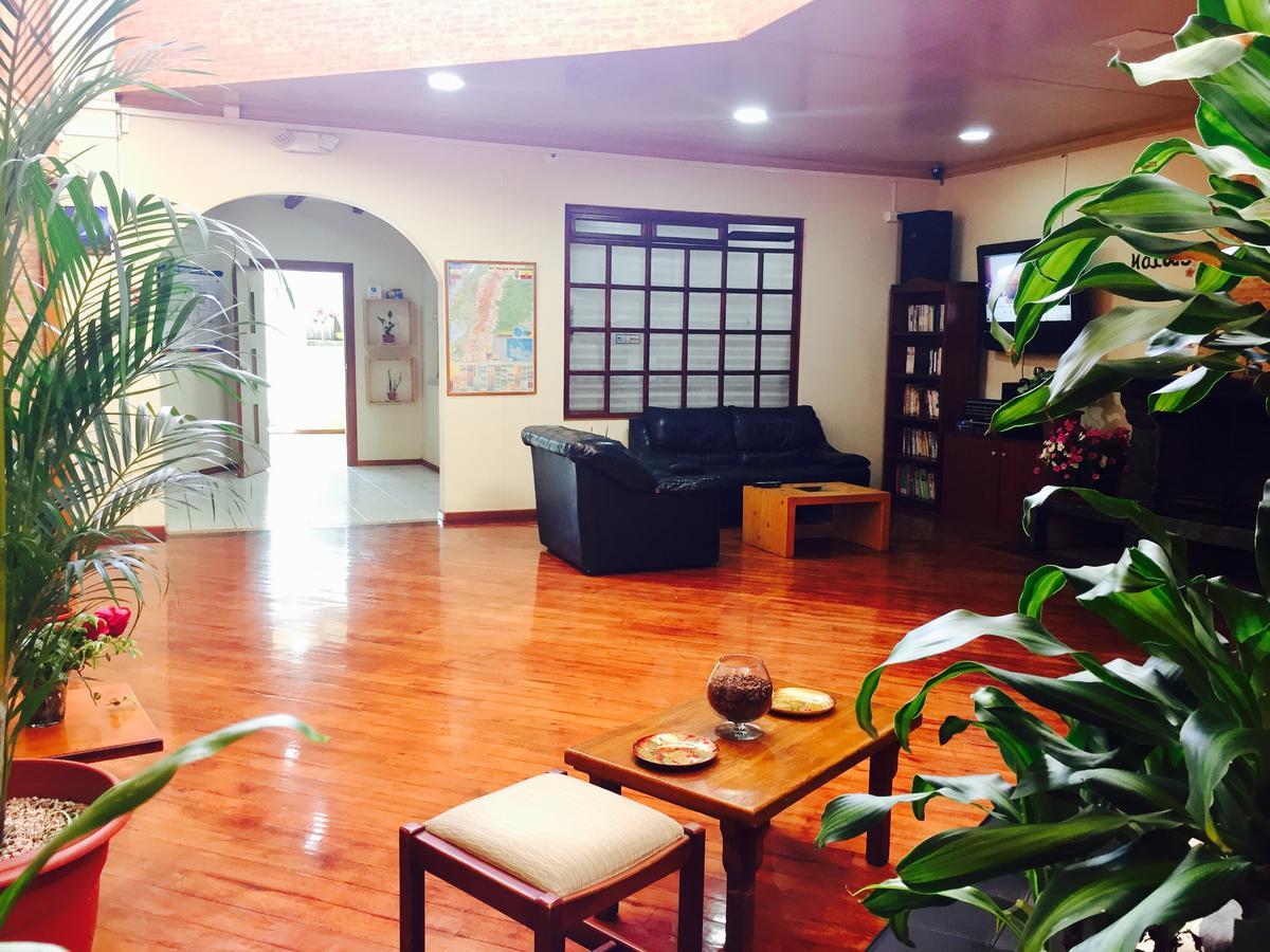 Quito Terrace Hostel ภายนอก รูปภาพ